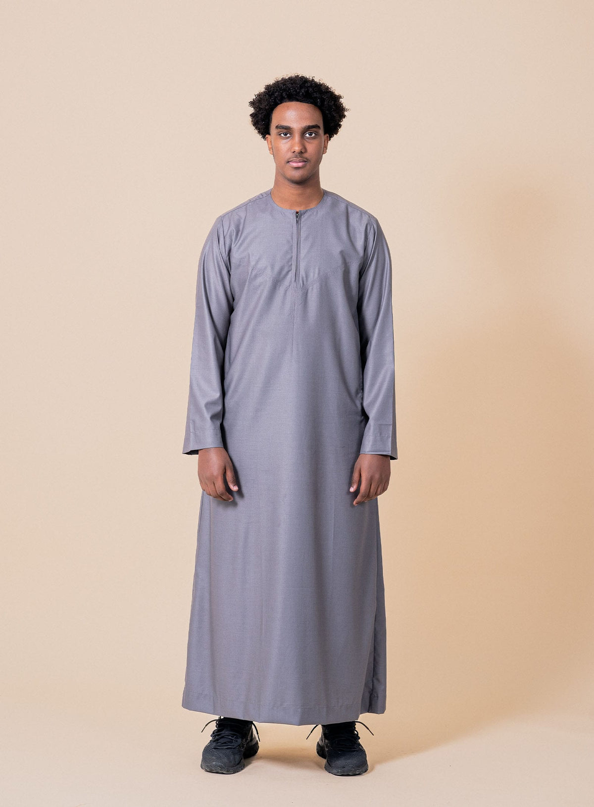 Essential Grey Omani