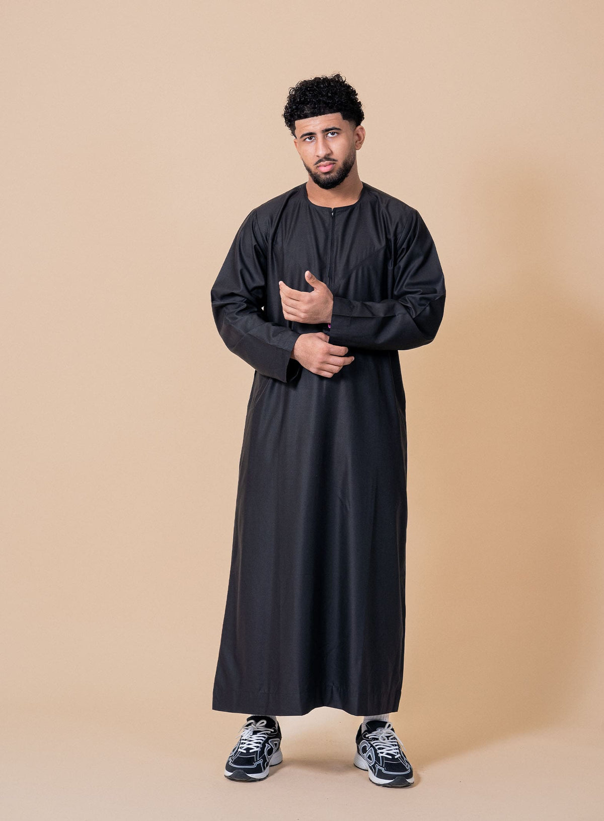 Essential Black Omani