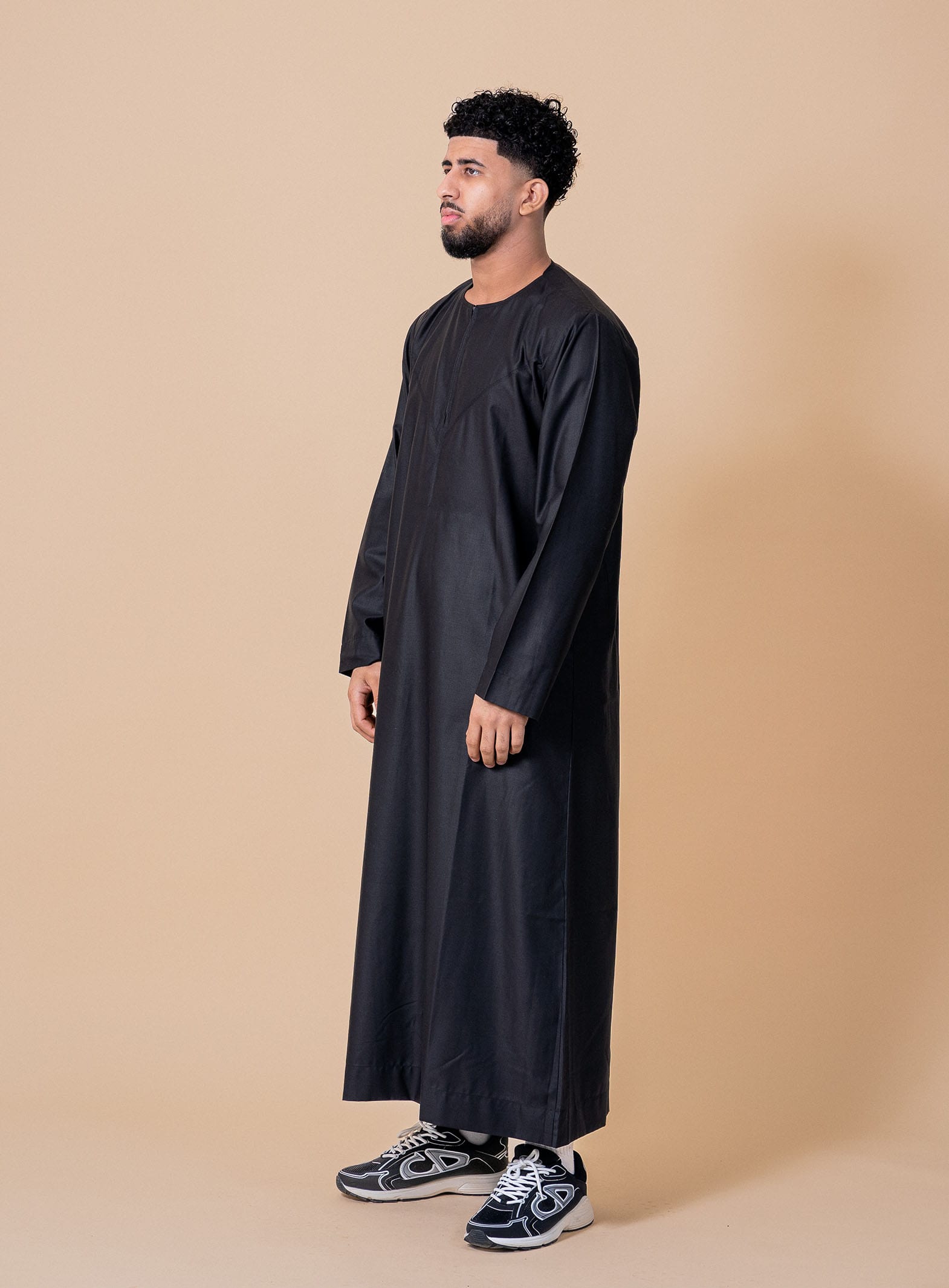 Essential Black Omani