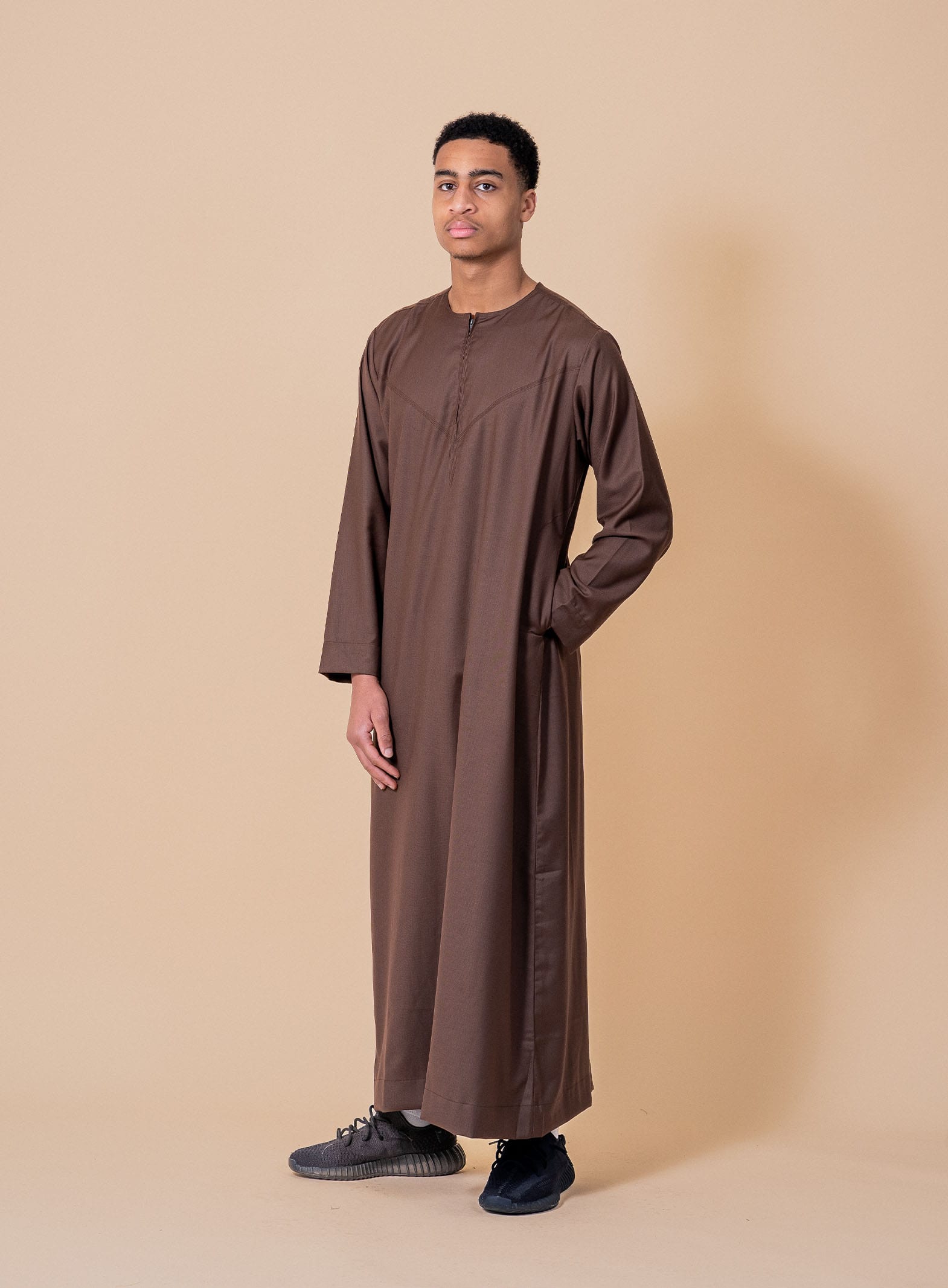 Essential Chocolate Brown Omani