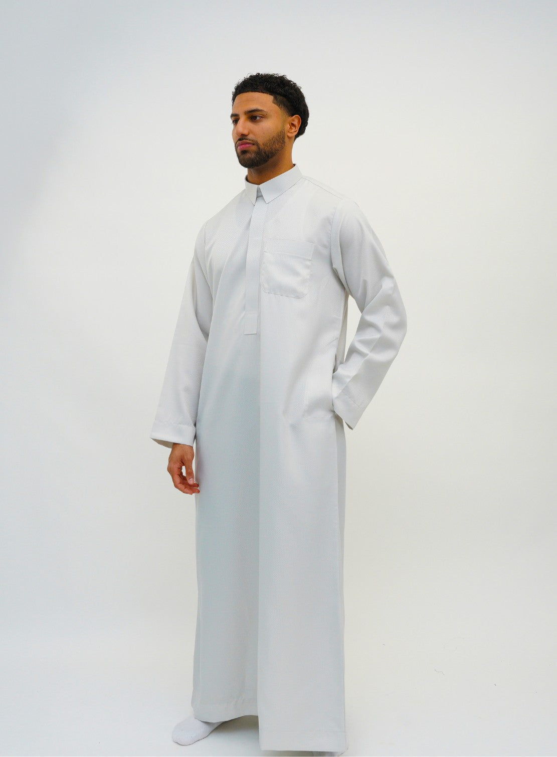 Signature Off-White Qatari
