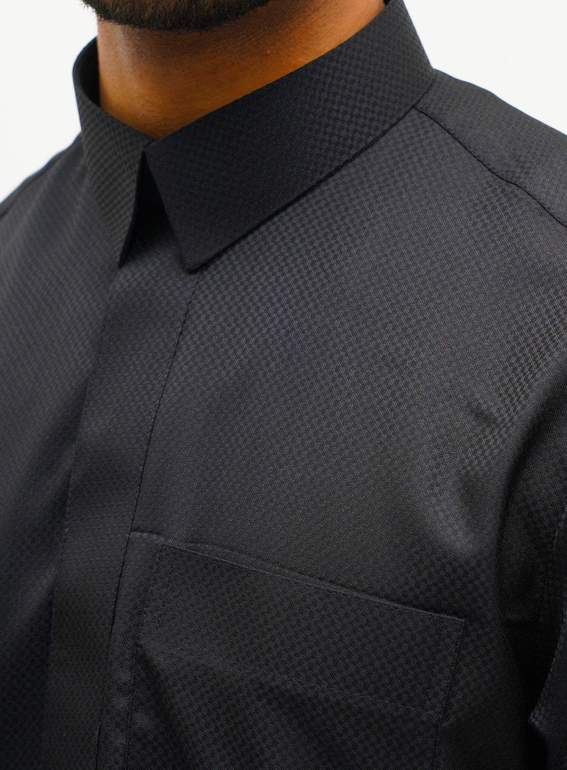 Signature Black Qatari