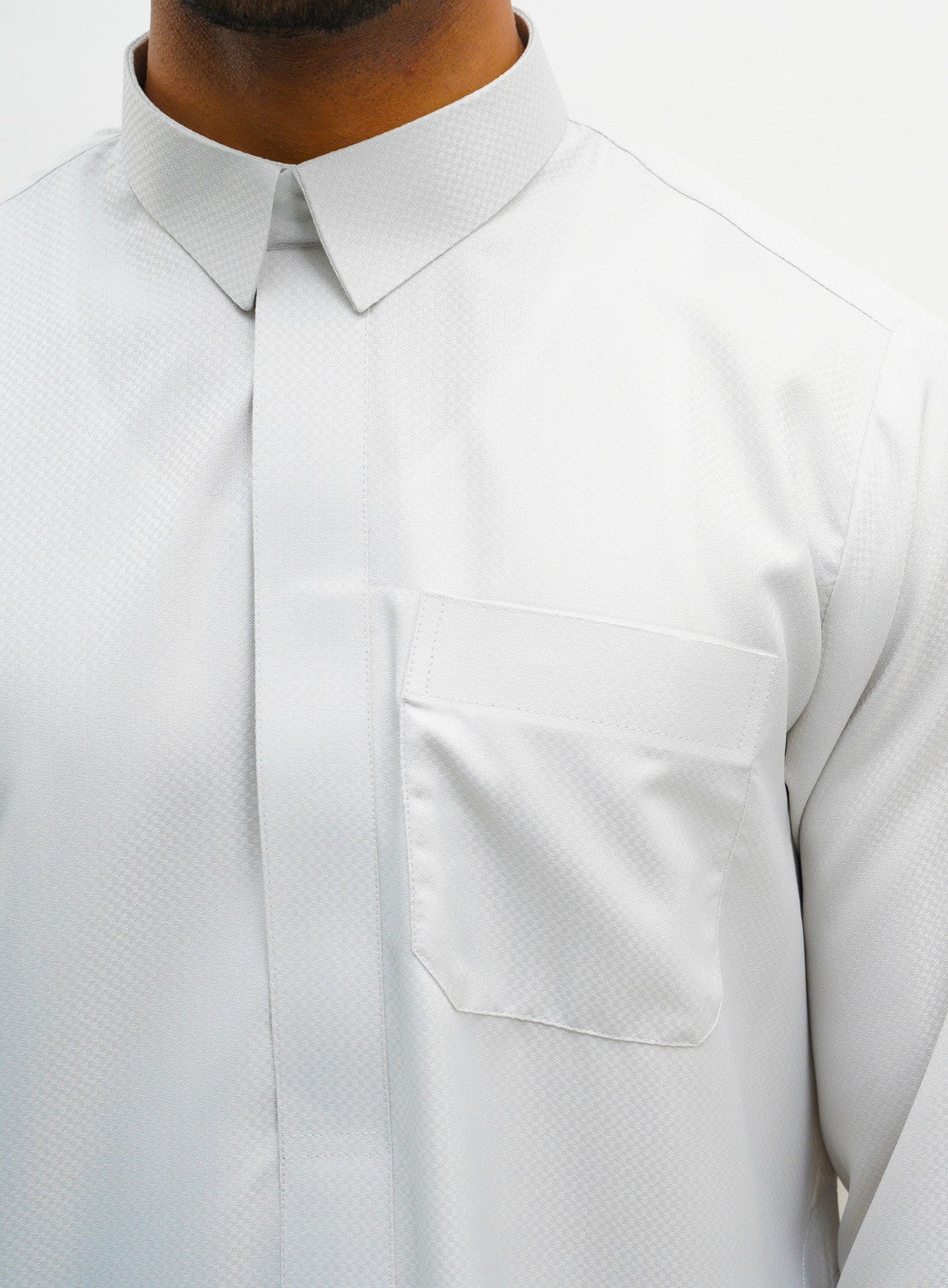 Signature Off-White Qatari