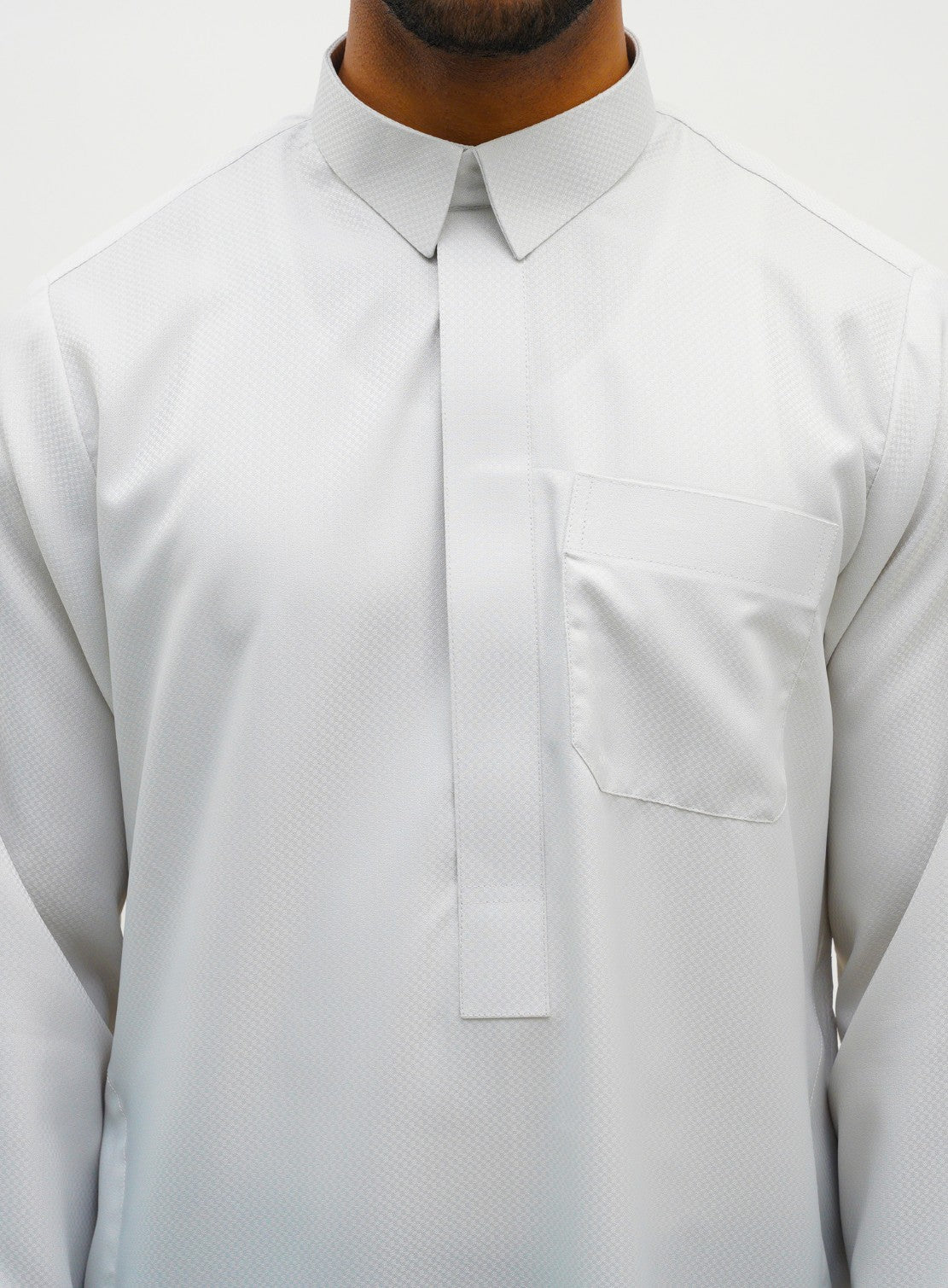 Signature Off-White Qatari