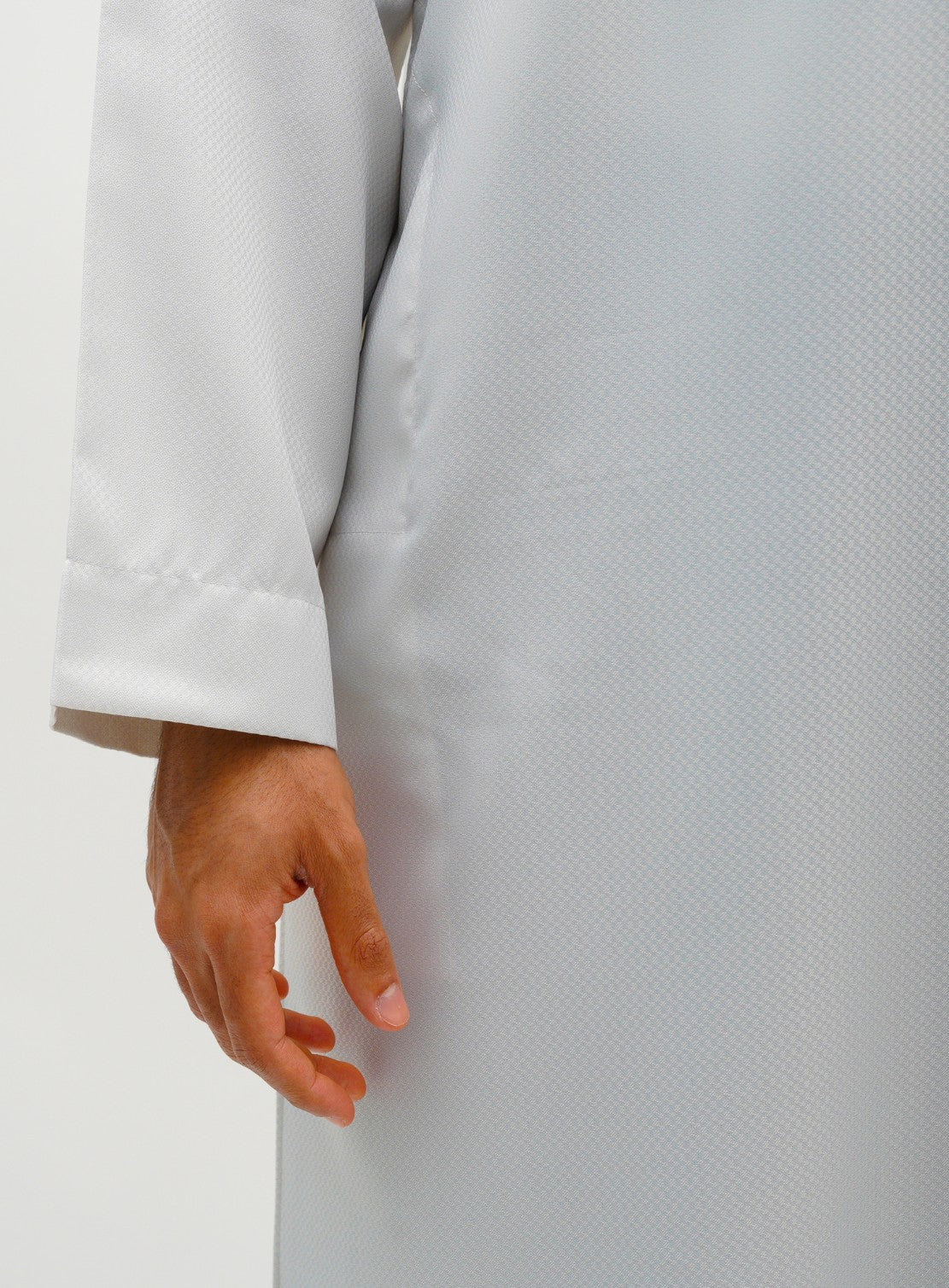 Signature Off-White Qatari