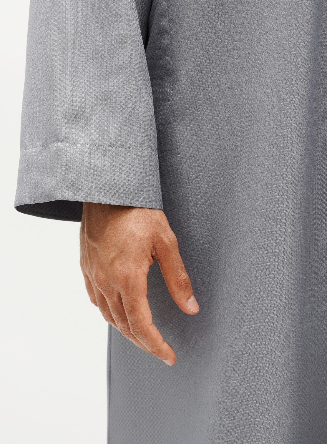Signature Light Grey Qatari